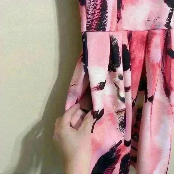 Apt 9 Women’s Pink Dress With Pockets Size 10 Abstract Design - Picture 4 of 10